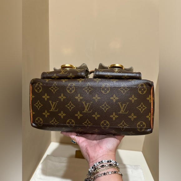 Louis Vuitton Monogram Manhattan PM, Wallet & #318 LV Lock Bundle - Picture 13 of 16
